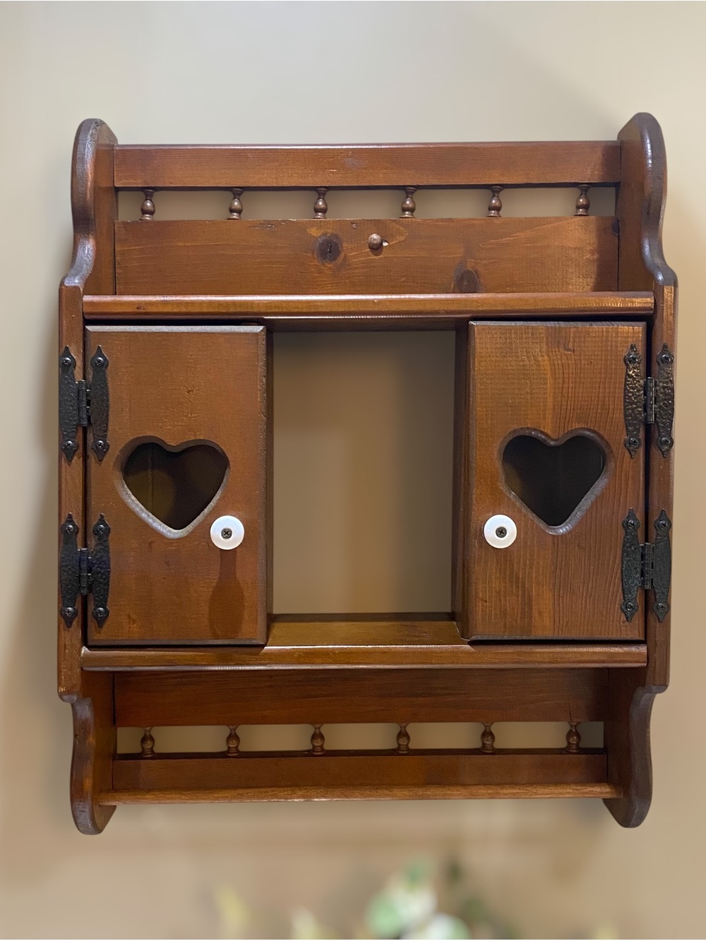 Vintage Larger Wood Hanging Wall Shelf Cabinet Display Hearts Farmhouse Cottage - Picture 3 of 13